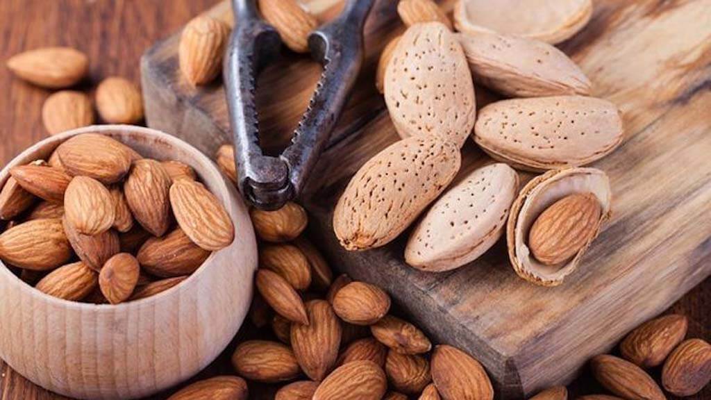 Research shows that almonds contain 20 percent of the recommended daily allowance (RDI) of magnesium