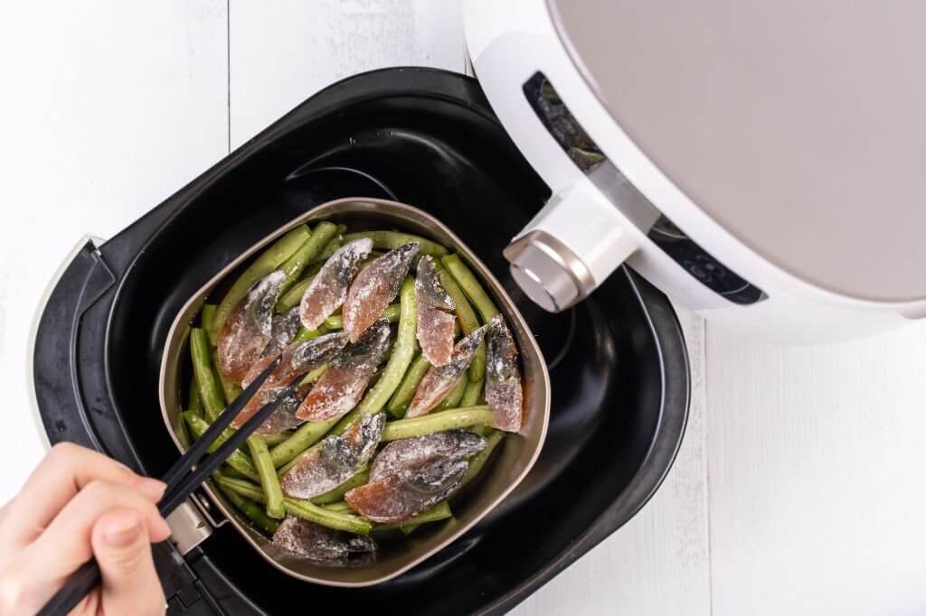 Can You Use A Pan Inside An Air Fryer?