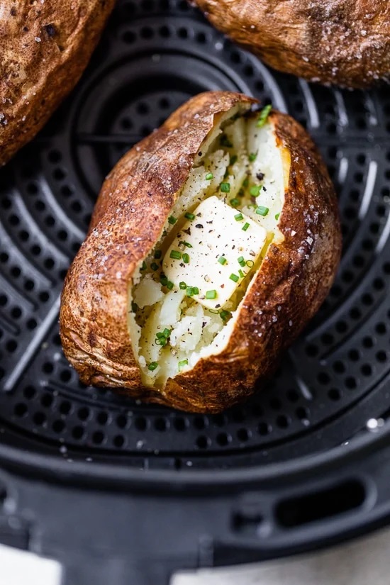 Baking a potato in an air fryer