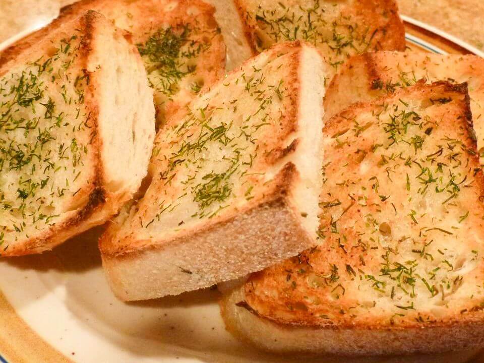 Can I Keep Garlic Bread In The Fridge?