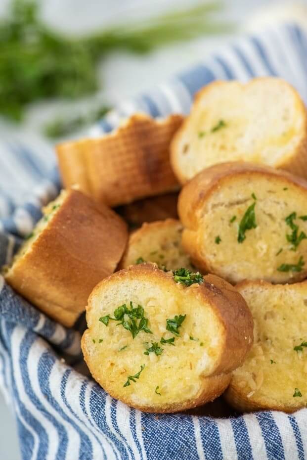 How Long Does Garlic Bread Stay Fresh?