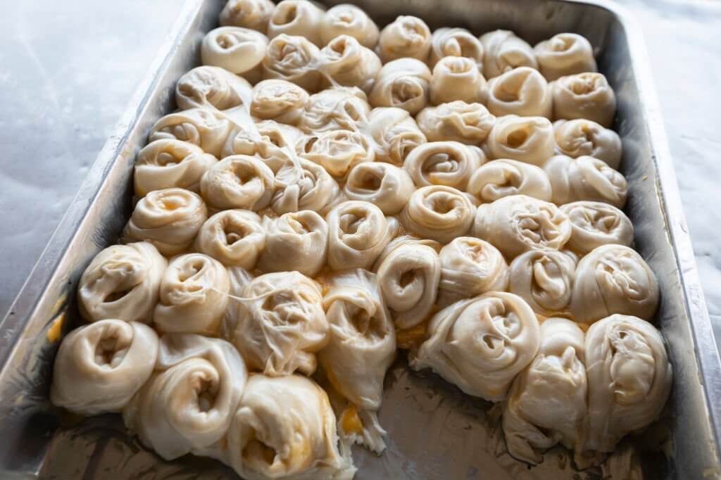 How Long Does Cinnamon Rolls Last If They Are Not Refrigerated?