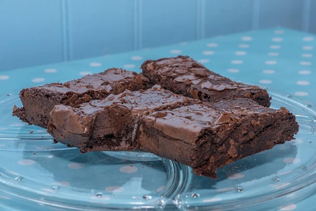 How Do You Cool Down Brownies Quickly?